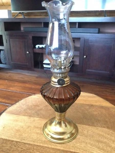 Amber Ribbed Glass Oil Lamp with Scalloped Hurricane Shade 10” Vintage - Picture 1 of 2
