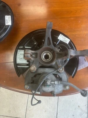 Chevrolet Tahoe 2016 montaje de husillo con pinza lado izquierdo Foto 1 de 2