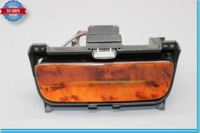 02-05 Lexus SC430 Z40 Consola central delantera Bandeja de cenizas Compartimiento con encendedor Fabricante de equipo original Foto 1 de 4