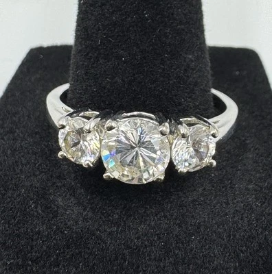 Кольцо Avon серебристого тона Trinity с фианитом три камня годовщина прошлое настоящее будущее 11 - Изображение 1 из 4