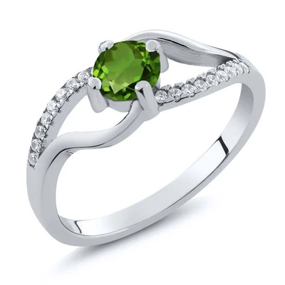 Anillo redondo de plata de ley 925 con diopsido de cromo verde de 0,72 quilates Foto 1 de 2