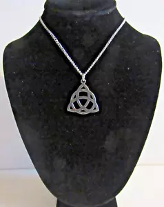 #P16) PENDANT PEWTER CELTIC TRIQUETRA KNOT NECKLESS CHAIN COSTUME JEWELLERY - Picture 1 of 3