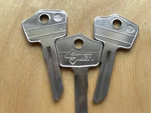 Mazda Mz6 / Maz3 Key Blanks. Lot of Three(3) Blank Silca Keys. - Picture 1 of 1