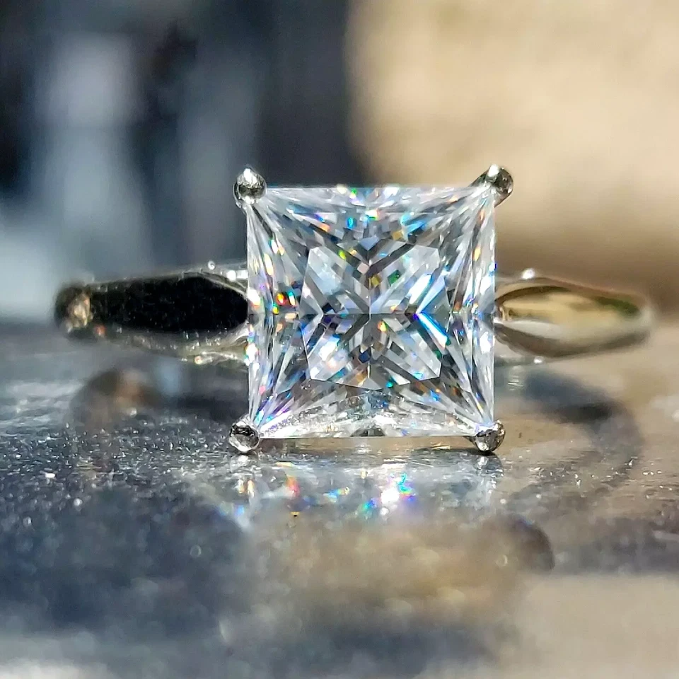 Estate ring ,10k white gold ring ,2 ct certified. princess cut. Engagement ring - Image 1 of 4