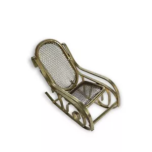 Silla mecedora en miniatura vintage para casa de muñecas malla metálica respaldo de asiento - Imagen 1 de 5