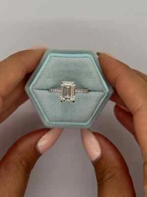 Lab Grown 3.30 Carat IGI Certified D Color VVS2 Clarity Emerald Cut Diamond Ring - Image 1 of 4