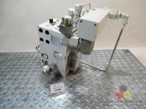 Valve block SN 6974424 injection block B1 / C1, from Krauss Maffei 150-460 B1   - Picture 1 of 3