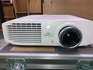 Panasonic Pt-Lz370U Lcd Projector 169 Widescreen Home Theater & Business Use - Picture 1 of 7