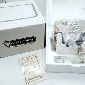 Hawthorne Hummel Village Apotheke Figur 79295 neuwertig in Box mit COA - Bild 1 von 6