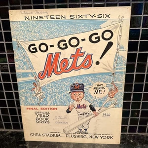 Go-Go-Go Mets! 1966 Official Yearbook Final Edition Shea Stadium Flushing New York. - Bild 1 von 5