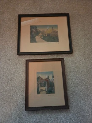 Two Wallace Nutting hand-colored exterior pictures, original, one w/o glass    - Image 1 of 4