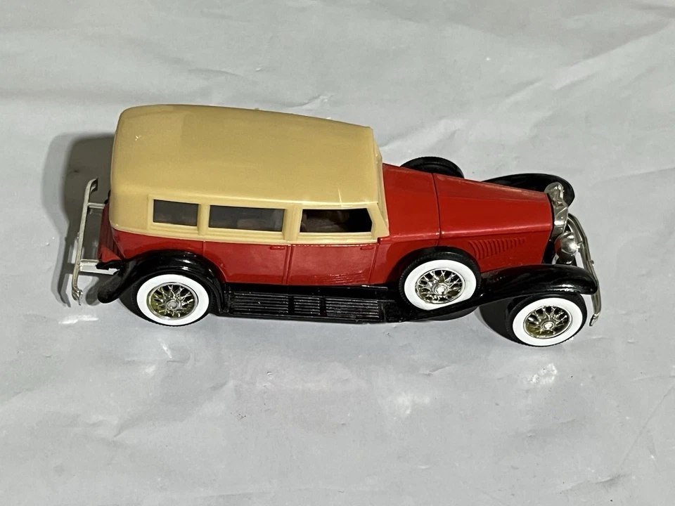 1:43   SCALE  Duesenberg J Age d’or Town Car Model  SOLIDO - Image 1 of 3