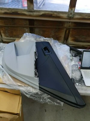 Panel de puerta híbrido Toyota Camry 2013 2014 pasajero trasero derecho OEM Foto 1 de 3