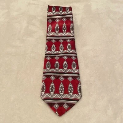 Gravata vintage Wembley vermelha cinza branca 58 x 4 poliéster - Imagem 1 de 4