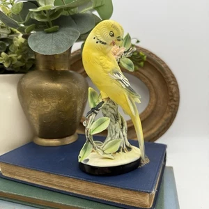 Estatuilla Parquet Periquito Amarillo Japón Cerámica Ucagco De Colección - Imagen 1 de 6