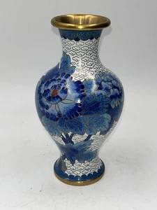 "Florero vintage esmaltado cloisonné azul y blanco patrón floral 6,5""" - Imagen 1 de 6