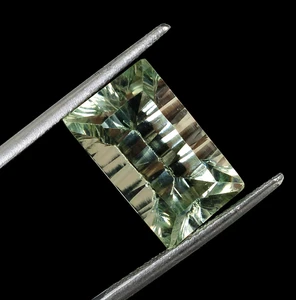 Piedra preciosa suelta en forma de rectángulo de amatista verde natural 7 quilates 15x9x8 mm - Imagen 1 de 3