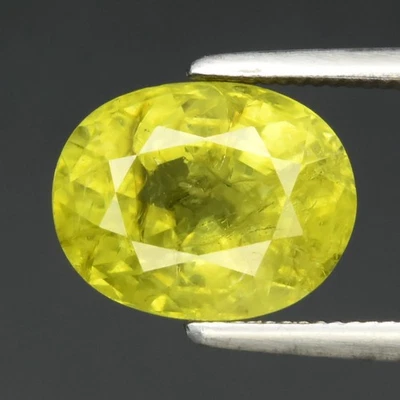 💎 2.97ct 9x7mm Oval Natural Yellowish Green Grossular Garnet - Africa Gemstone - Image 1 of 4
