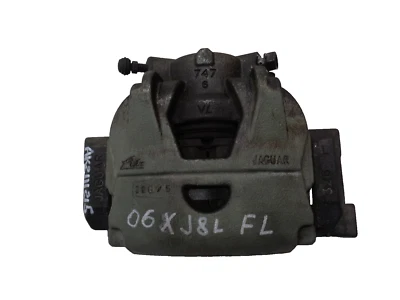 Pinza de freno delantera izquierda del lado del conductor Jaguar XJ8 2006-2007 OEM AK2111215 Foto 1 de 4