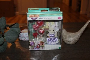 Calico Critters Sylvanian families town series FLOWER PLAY SET NRFB - Picture 1 of 9