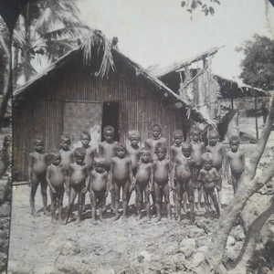 Youngsters at Aouki, Malaita, Solomon Islands Stereoview - Picture 1 of 3