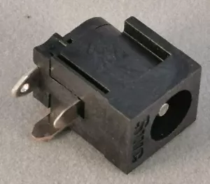 RAPC712X Switchcraft, DC Power Jack RA 5A 2.5mm - Foto 1 di 4