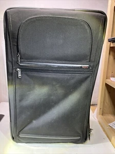 Tumi Alpha 2 International 2 Wheel Black 22'' – 22922d4 Luggage Suitcase CarryOn - Picture 1 of 10