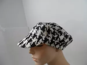 Milano Women’s Black/White Short Visor Cap Newsboy Cabbie Hat Beret One Size XL - Picture 1 of 7