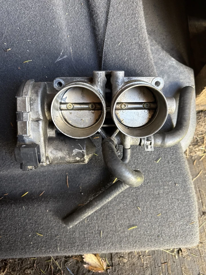 Cadillac Catera/2003 1999-2001 carrocería del acelerador Cadillac CTS usado Foto 1 de 3