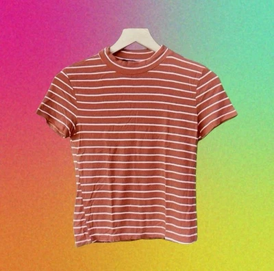 Camiseta para mujer Forever 21 roja con rayas blancas manga corta cuello falso talla L Foto 1 de 4