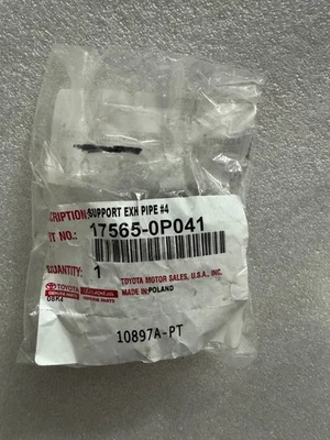 018-2023 TOYOTA CAMRY 2.5L FWD EXHAUST PIPE INSULATOR HANGER 17565-0P041 OEM - Image 1 of 2