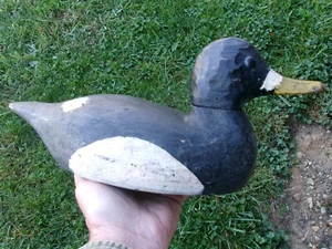 VINTAGE HAND CARVED DUCK DECOY W/TACK EYES - Picture 1 of 6