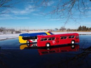Iconic Minneapolis St Paul red Flxible MTC Fish/ XN40 METRO TRANSIT 1:87 HO BOTH - Picture 1 of 6