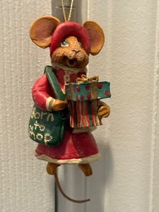 Kurt Adler Weihnachtsmaus Hängeschmuck "Born To Shop" mit Geschenk & Tasche - Bild 1 von 3