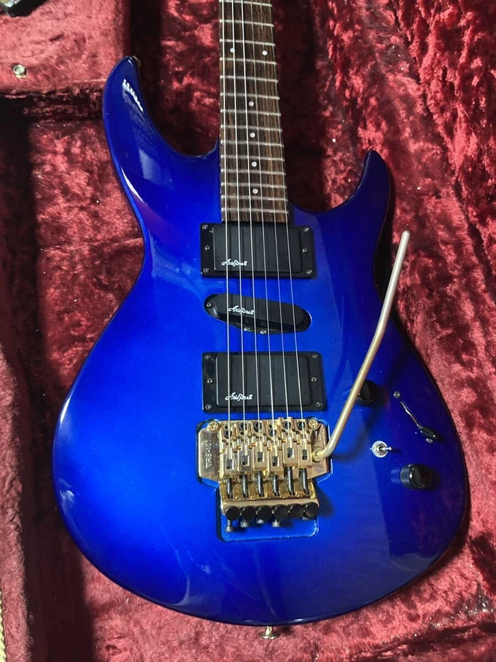 Aria Pro Ⅱ V A-580 Vanguard Series Made In Japan electric Guitar Blue Used - Image 1 of 4