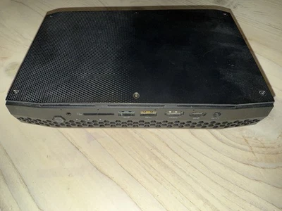 Intel NUC Hades Canyon NUC8i7HVK, 16GB RAM, I7-8809G, AMD Radeon RX Vega M - Image 1 of 4