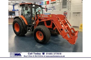 2017 - KUBOTA M5111H-C 4X4 TRACTOR C/W FRONT LOADER ATTACHMENT - Picture 1 of 12