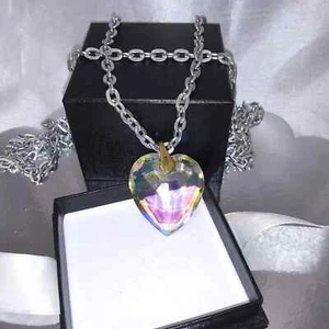 VINTAGE Holographic AURORA BOREALIS Crystal Heart PENDANT NECKLACE with Chain - Picture 1 of 7