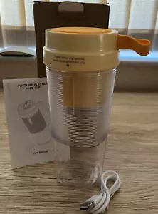 Portable Blender Shakes & Smoothies Personal Size Blender 13.5oz 7.4V Yellow NEW - Picture 1 of 12