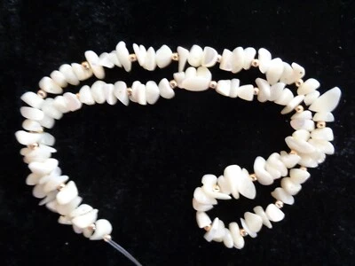 Mother-of-pearl shell (natural) bead, - Image 1 of 2
