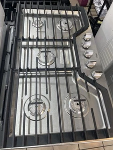 Whirpool Gas Cooktop 36” - Picture 1 of 3