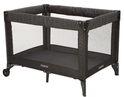 COSCO Funsport Portátil Compacto Bebé Patio de Juegos, Flechas Grabadas (Negro)-EXCELENTE Foto 1 de 4