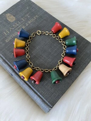 复古未签名 Frank Hess Miriam Haskell 木制铃铛黄铜小饰品手链 二战 — 第 1/4 张图片