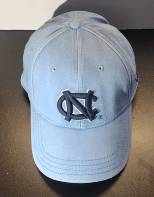 Gorra gorra North Carolina alquitranada para hombre ajustada elástica M/L azul New Era NCAA UNC Foto 1 de 4