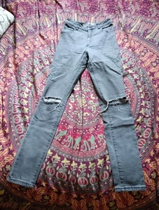 Grey Strech High Waist Skinny Jeans With Holes In Knees Size 8 - Picture 1 of 4