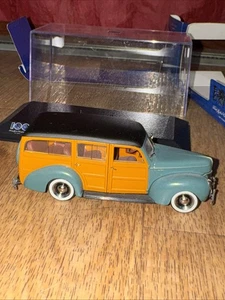 Minichamps 1:43 1940 Ford De Luxe 100 Years Ford Motor Company - Picture 1 of 8