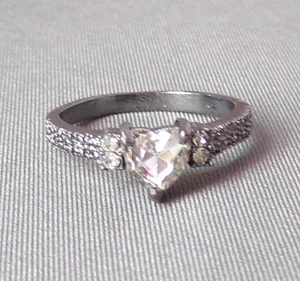 Fashion Ring, Unbranded, White Heart Solitaire on a Black Band Setting, Size 7 - Picture 1 of 4