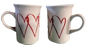 Vintage Herz Design Kaffee/Teetassen. 2er Set weiß/rote Herzen. Paare Liebe - Bild 1 von 5