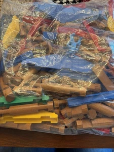 Lincoln Logs "Wranglers Ranch" OHNE Box - Cowboys und Pferde 2014 K’nex 152 Stück - Bild 1 von 6