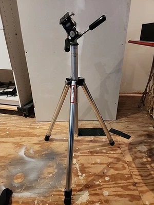 VINTAGE DAVIS & SANFORD REDI-TILT PROFESSIONAL ALUMINUM TRIPOD Camera Video  - Image 1 of 4